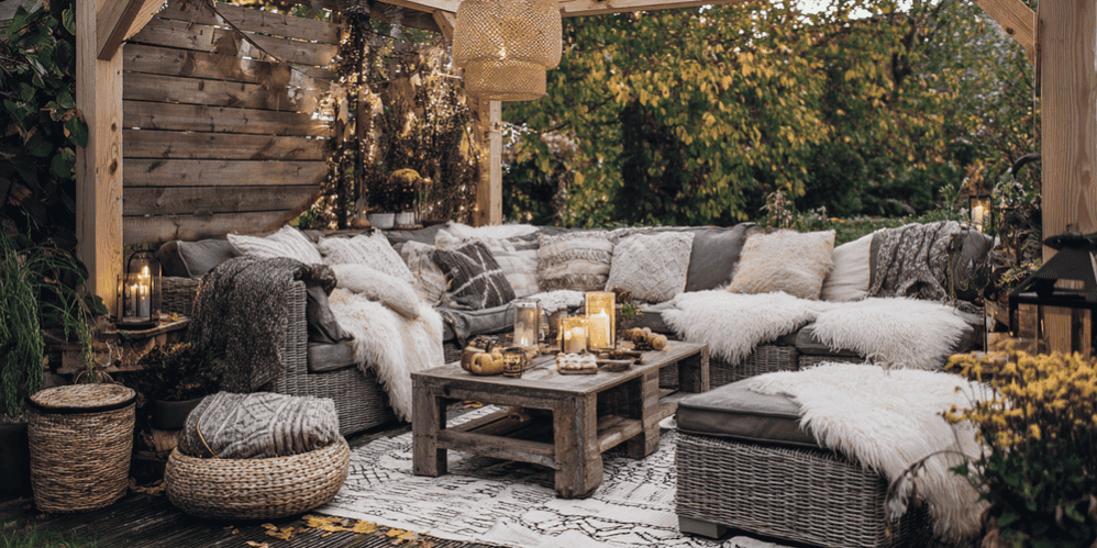 comfortabel-buiten-zitten-in-je-eigen-lounge-set-in-herfst-en-winter comfortabel buiten zitten in je eigen lounge set in de herfst en winter
